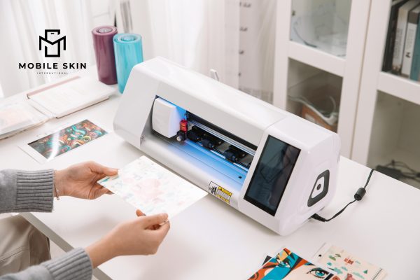 ماكينة تقطيع اسكرينات الموبايل - CS310